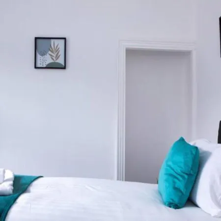 Lejlighed Heartwarming 3 Bedroom Willow House With Free Parking *