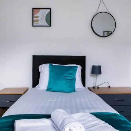 Heartwarming 3 Bedroom Willow House With Free Parking Daire
